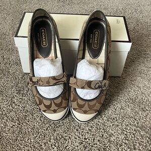 COACH Margot signature ballet flats Size 7.0